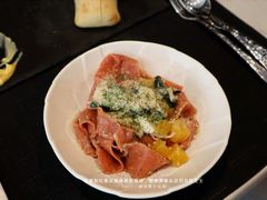 自家制红菜头宽扁面配蟹肉，烟熏黄菜头及巴马克芝士-Nathanhouse