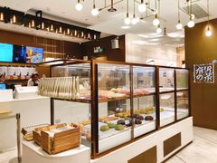 面包甜点陈列柜-奈雪的茶(华侨城创意园店)