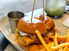 经典芝士牛肉汉堡-22ºN BISTRO西餐&酒馆