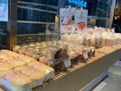 面包甜点陈列柜-西村叔叔的店·面包·甜品·蛋糕(清河万象汇店)
