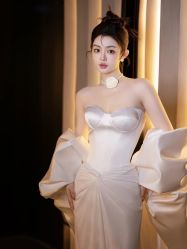 -衣贝姿婚纱礼服馆