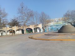 -黄河谷马拉湾海浪浴场