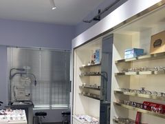 -视野联行眼镜•蔡司•依视路(温江店)
