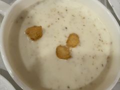 奶油鲜蘑菇汤-新侨三宝乐西餐厅(崇文门店)