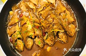 Pan-Fried Dumplings with Yellow Croaker