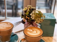 拿铁咖啡-PAUL LAFAYET 法式甜品(港汇广场店)