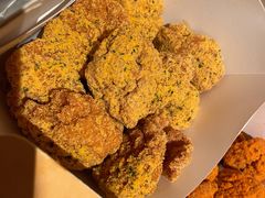 -BHC炸鸡(明洞总店)