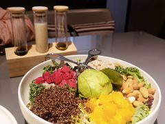 牛油果沙拉-小大董·烤鸭(观景餐厅·南京西路店)