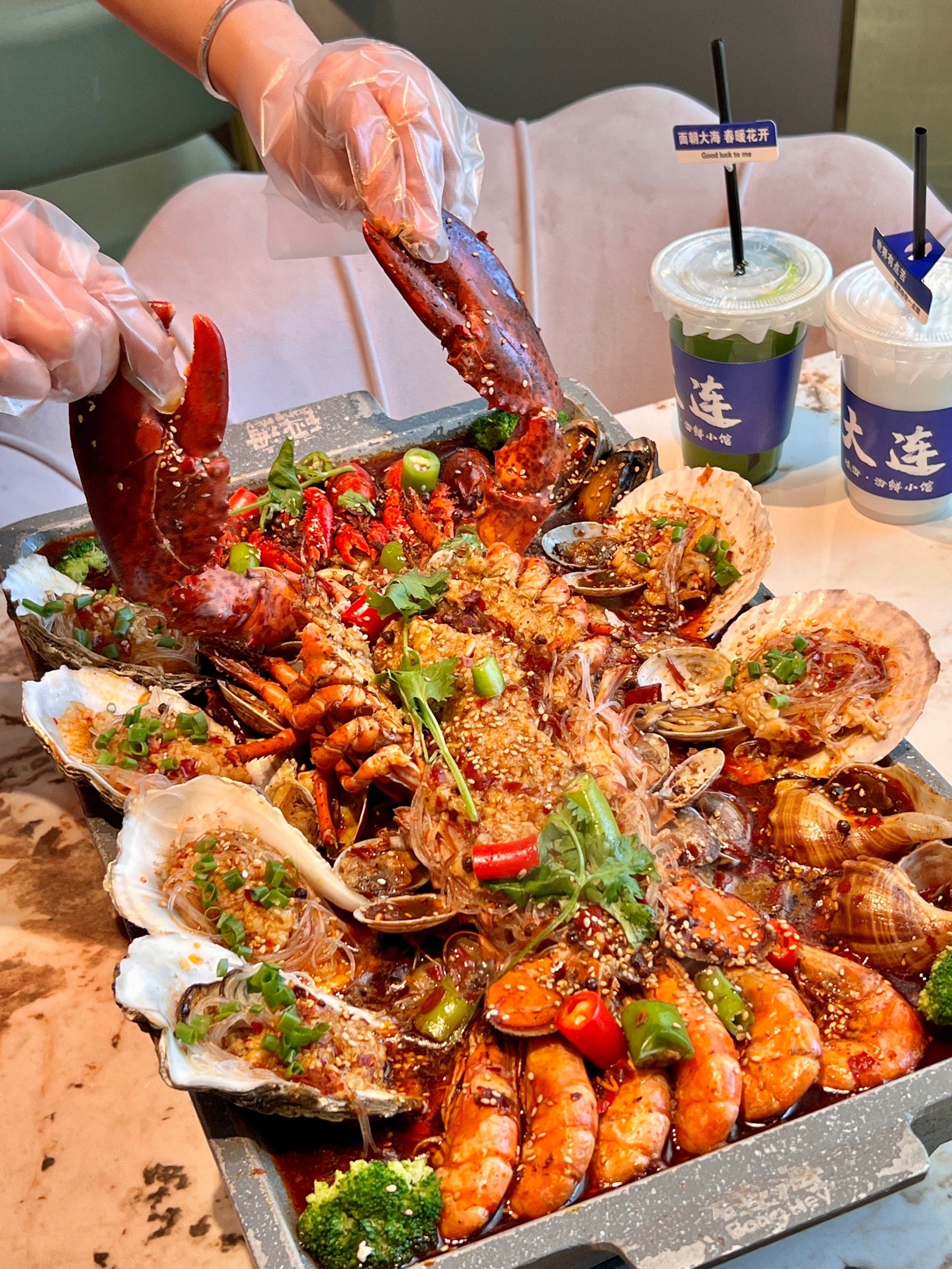 新开的!海鲜大咖嘎嘎的!