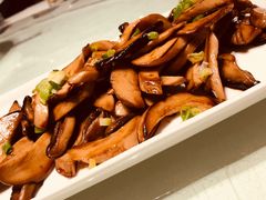 -八府香鸭·啫啫煲(华山路店)