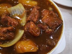 咖喱牛腩跟包-喜莲咖啡