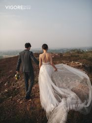 -雪中彩影婚纱摄影·微光艺术中心