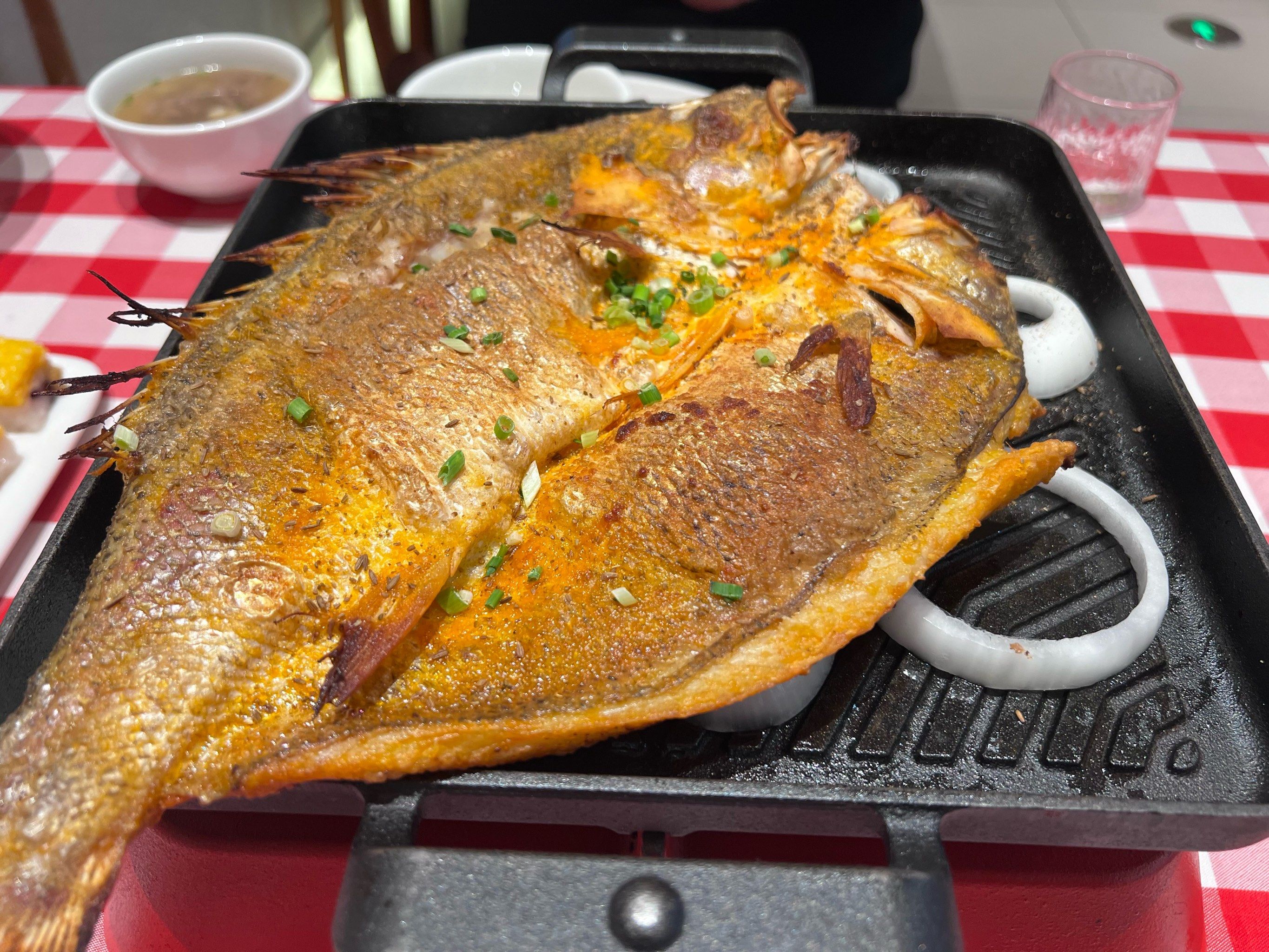 0元玩转这座城
「葱香烤鱼」肉质太