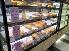 面包甜点陈列柜-可颂坊(中心书城店)