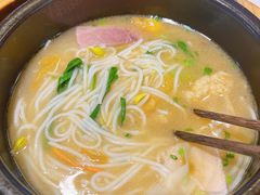 -勺子米线·云南传统小吃市集(四方街店)