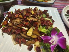 -香巴拉云南餐厅(华莱坞店)