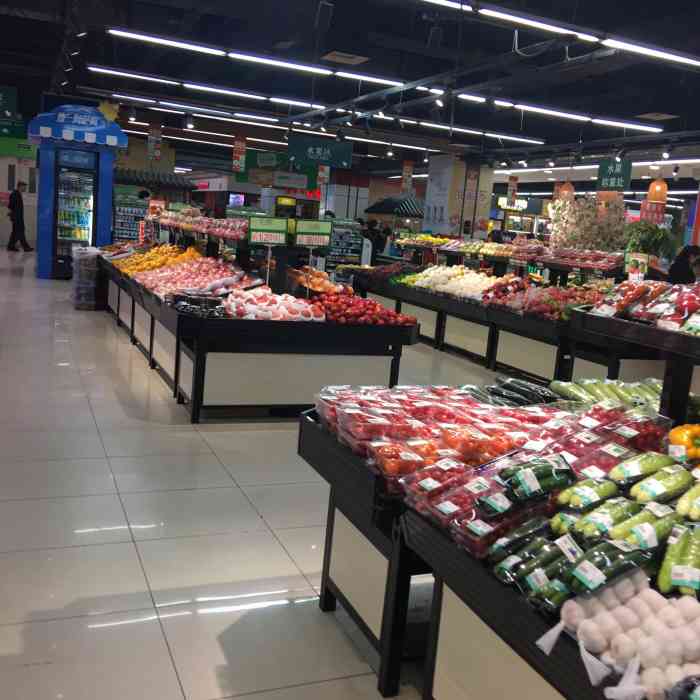 利莹超市(新世界百货望京店)-"打折款不少,服务人员也不错,但还是没有
