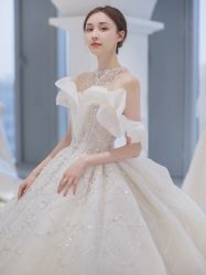 -不晚国际婚纱礼服