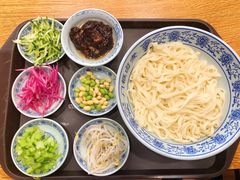 老北京炸酱面-门框胡同百年卤煮(新街口店)