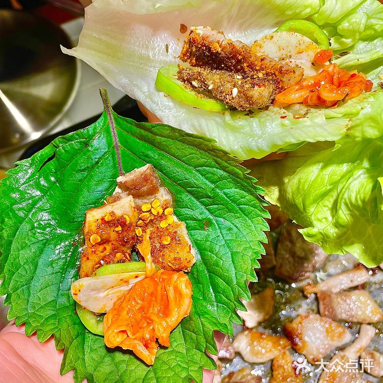 千万别来这家烤肉店 我怕吃完走不动了