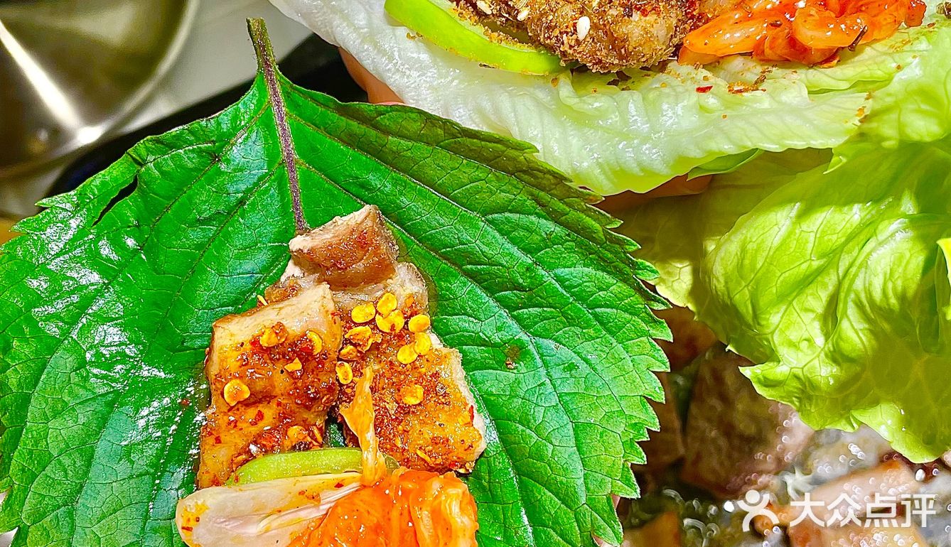 千万别来这家烤肉店 我怕吃完走不动了