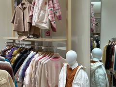 -百年港湾奥特莱斯(香炉礁店)