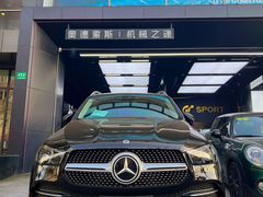 -上海星瀚奔驰4S店(长寿路店)
