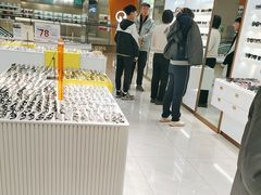 -J-Optical佳视明眼镜·蔡司视觉(青岛金茂览秀城店)