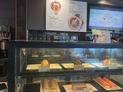 面包甜点陈列柜-麦当劳(健德桥得来速店)