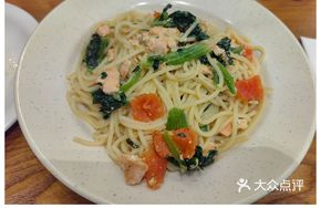Garlic Butter Salmon Pasta