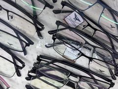 -三叶眼镜城批发市场(上海火车站店)