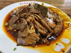 拌剔骨肉-温记府廟豆汤饭·始于1955年(海椒店)
