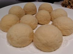 脆皮流沙包-皇朝会.经典传统粤菜(外滩店)