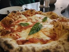 -卡佩罗意大利餐厅及酒吧Al Cappello Trattoria