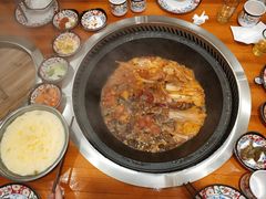 -粘豆包铁锅炖二部(温泉街店)