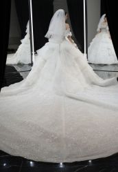 -LOVINA洛维娜婚纱礼服