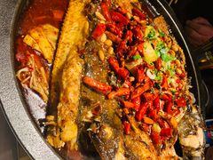 -鸣记脆皮烤鱼·海鲜烤鱼(三八广场店)