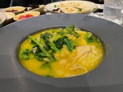 豌豆黄浸豌豆尖-半山腰·云南菜(侨福芳草地店)