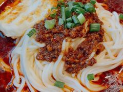 招牌传统麻辣面-聚合鑫东北熏酱熟食麻辣面(长阳店)