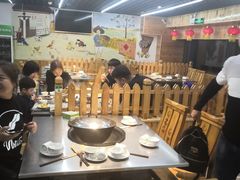 大堂-屯老二农家铁锅炖·行业领军者(梅江店)