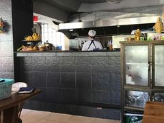 -J Daeng Seafood
