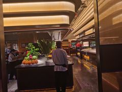 -钱小奴海鲜自助黑金店(杭州滨江龙湖店)