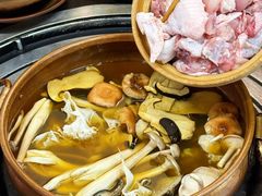 -阿山卓·野生菌火锅·纳西火塘烤肉