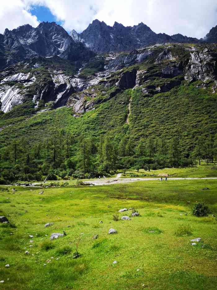 燕子岩窝景区图片