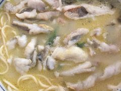 招牌黄鱼面-明呈黄鱼面馆(斜土路店)