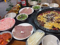 -重庆川渝肥妹火锅