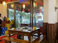 大堂-岳记兴隆·青城腊排铜火锅(融创店)