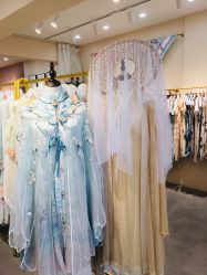 -一揽芳华汉服旗袍体验馆(拙政园店)