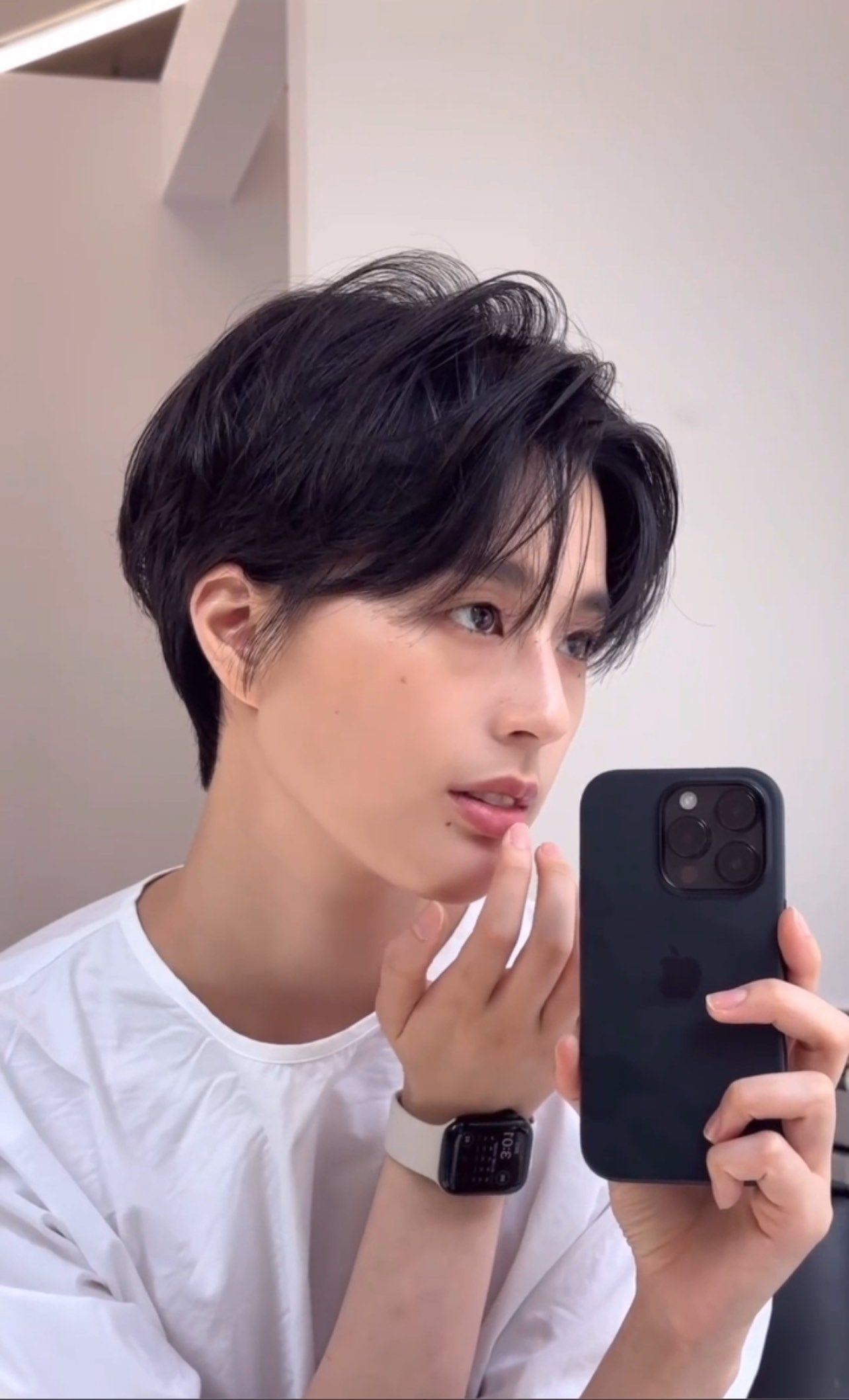 中分发型超帅气