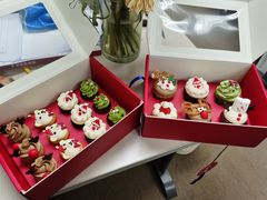 圣诞奇遇迷你12个装杯蛋糕礼盒-派悦坊·甜品·蛋糕(日坛店)